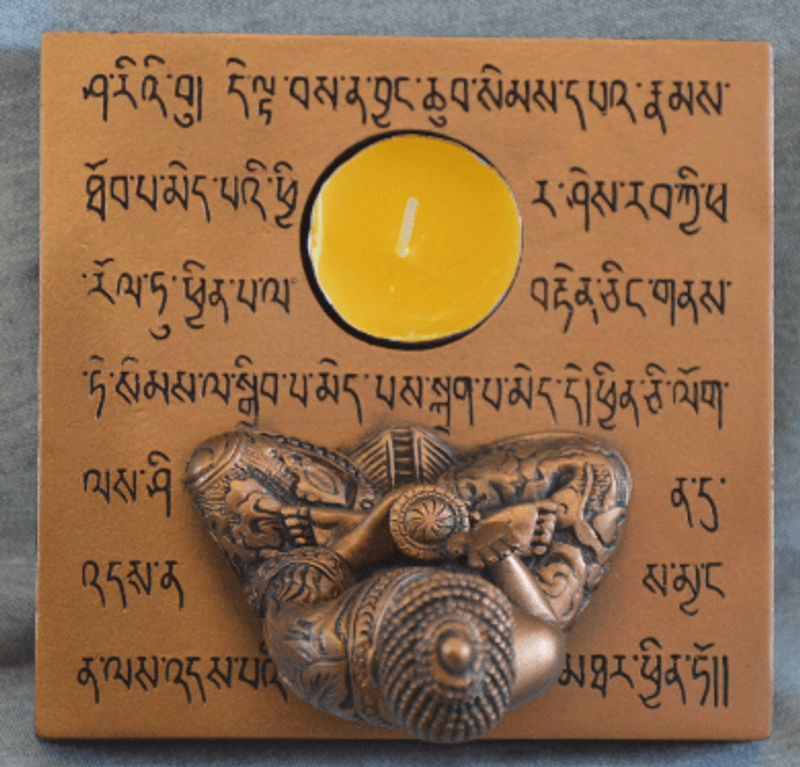 Buddha med lys