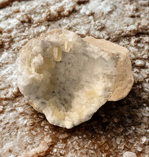 Hovedbilde Grotte Aragonitt-Kvarts ...