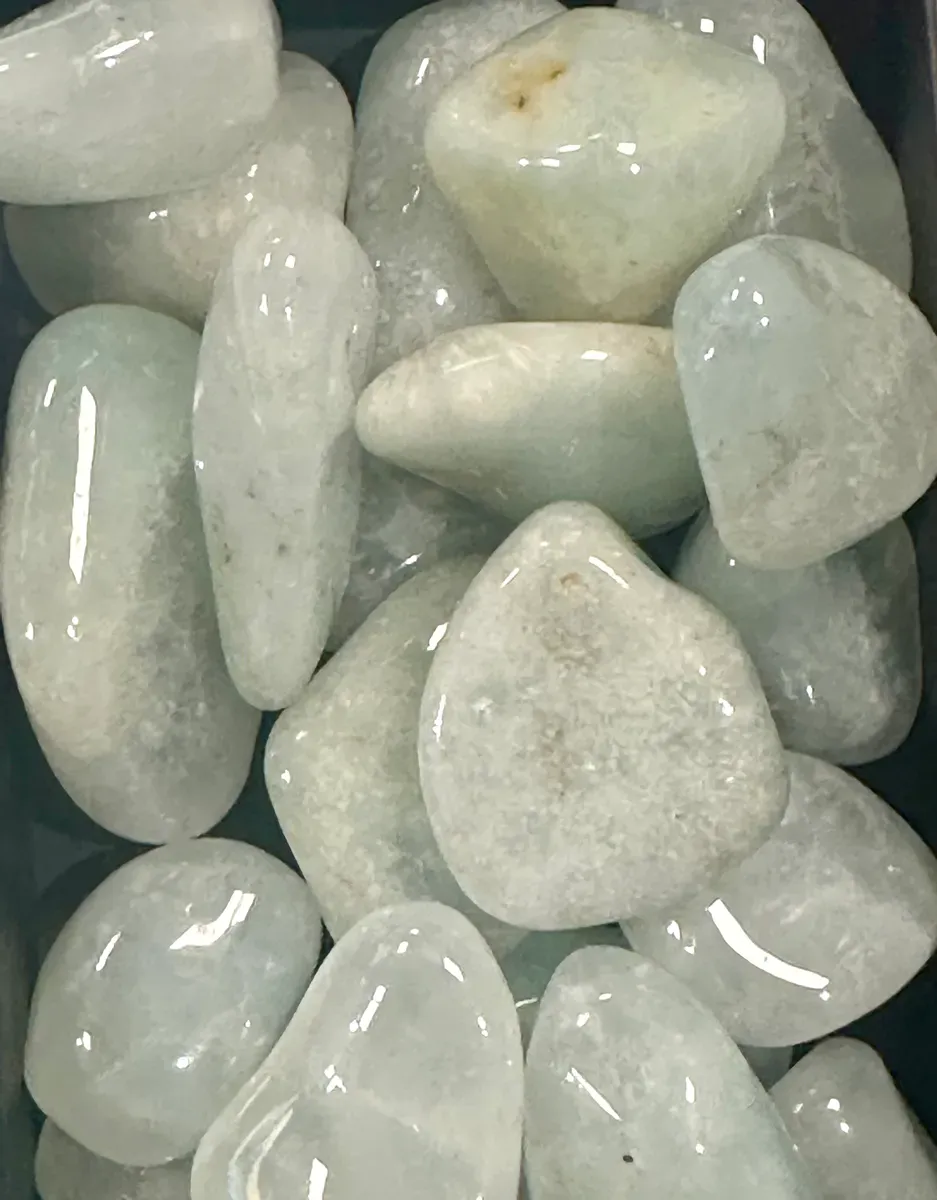 Gi slipp på det gamle - Affirmasjon & Symbol Stein