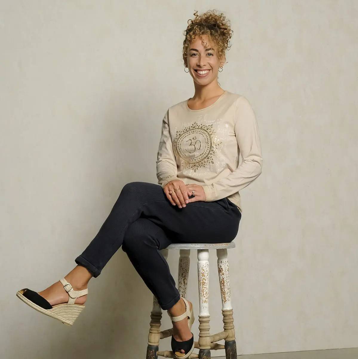 Langermet Genser OM Mandala